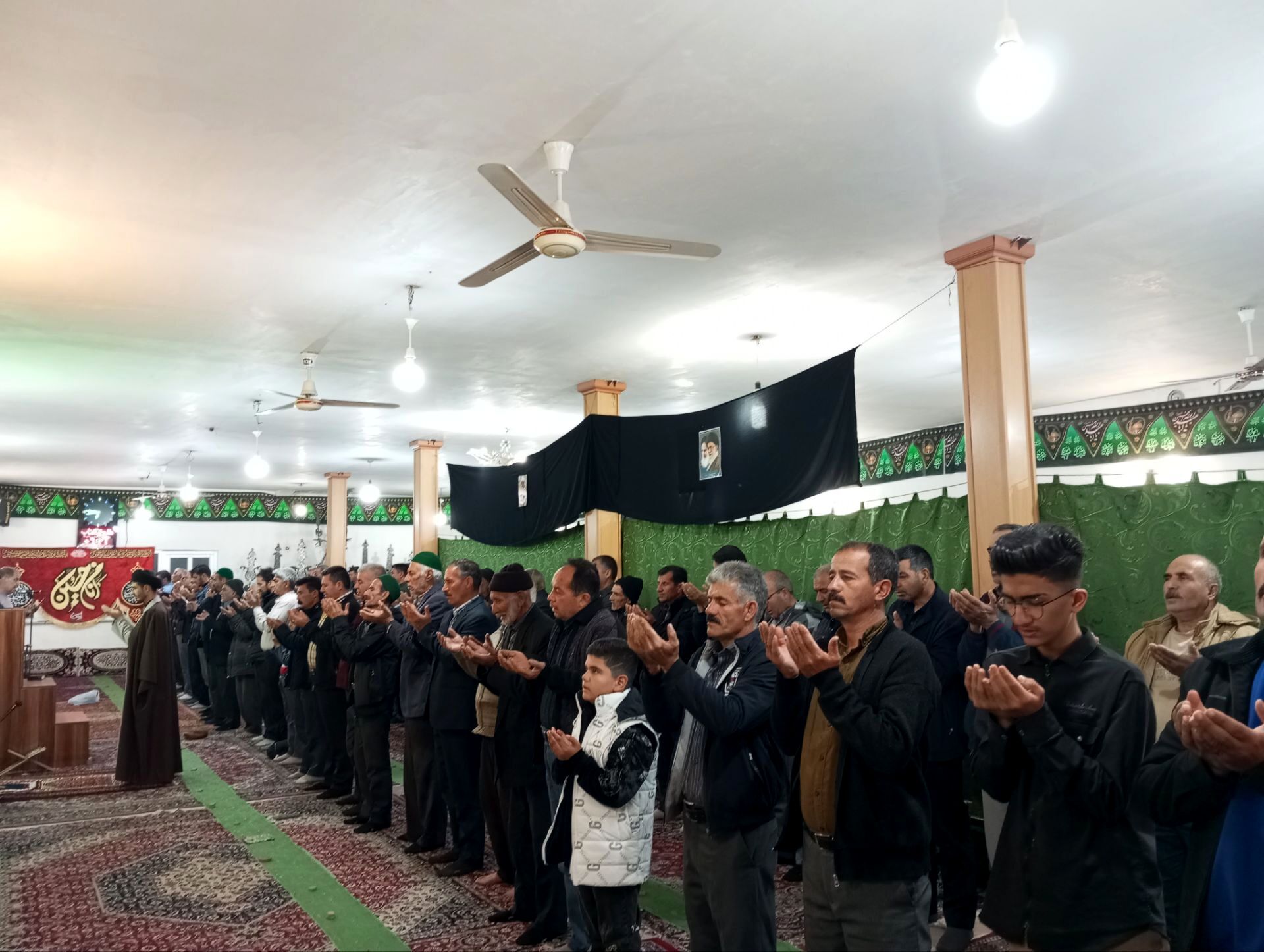 عید بندگی در مسجد ابوالفضلی نیشابور 