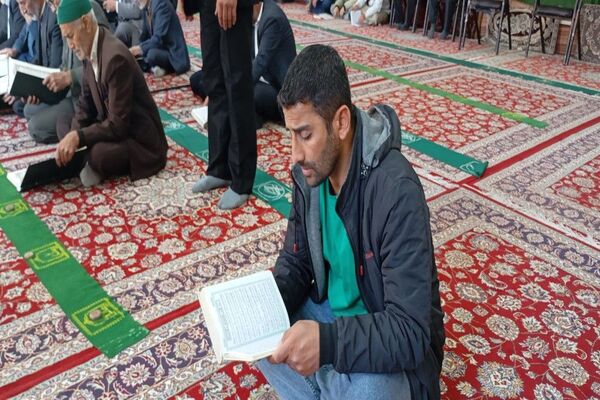 قرائت سوره فتح در مسجد جامع شهر بار