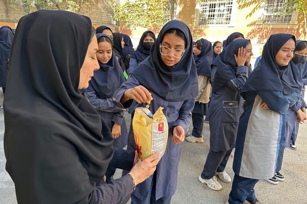 برپایی جشن وعده صادق۲ در مدارس رودهن 