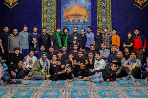 اعتکاف دانش‌آموزی در مسجد سیدالشهدا(ع) شیراز