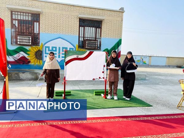 آغاز سال تحصیلی با کاشت درخت به یاد شهدای دانش‌آموز در سیریک