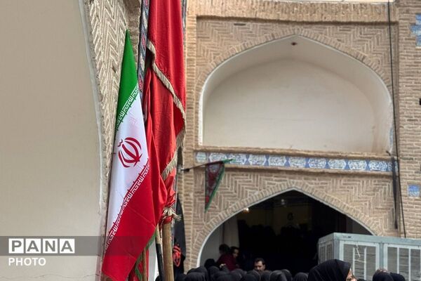 میزبانی مردم اصفهان در ظهر عاشورا