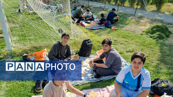 صبحانه سالم دبیرستان نمونه دولتی پژوهش آشخانه 