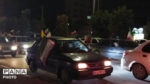 رژه ماشینی عاشقان وطن با خودرو های خود در بلوار فضل نیشابور 