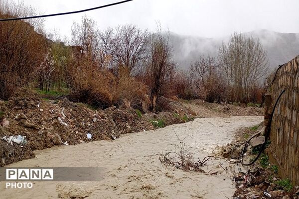 بارش شدید  باران بهاری و اب گرفتگی معابر شهر بار