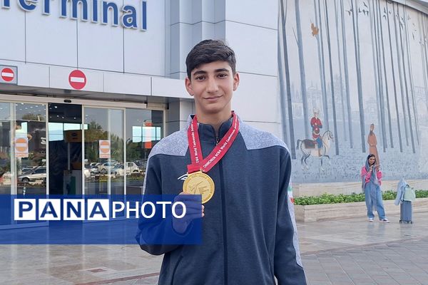 بازگشت قهرمانان با مدال طلای تکواندو کره جنوبی به شیراز