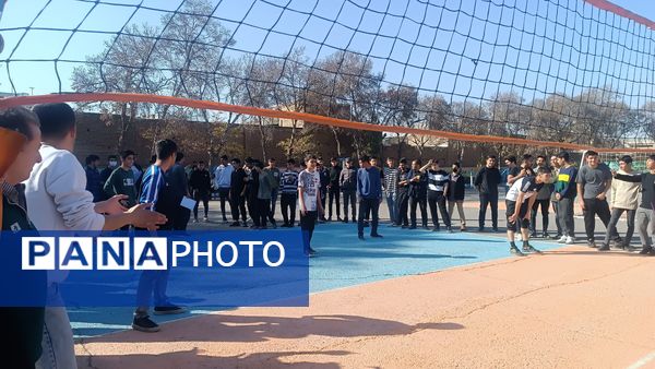 اولین روز از مسابقات گروهی والیبال در دبیرستان شاهد ابوذر گروهی 