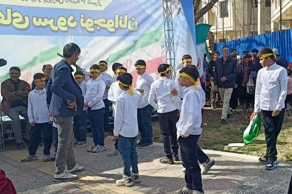 حضور با شکوه مردم، رسیدن به اوج بلندی و قدرت