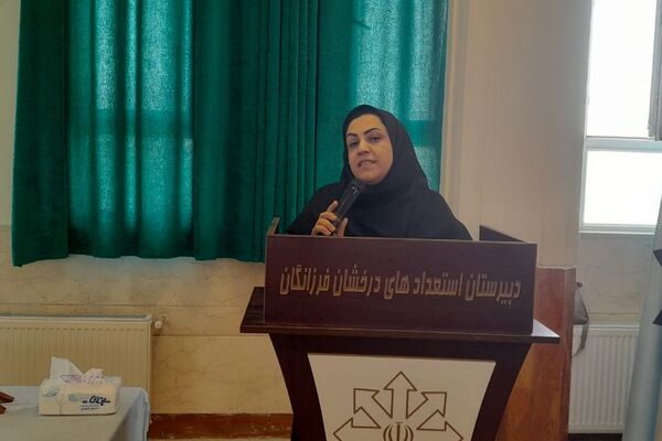 روز خاطره‌انگیز با برگزاری جشن سمپاد در دبیرستان استعدادهای درخشان فرزانگان ملارد