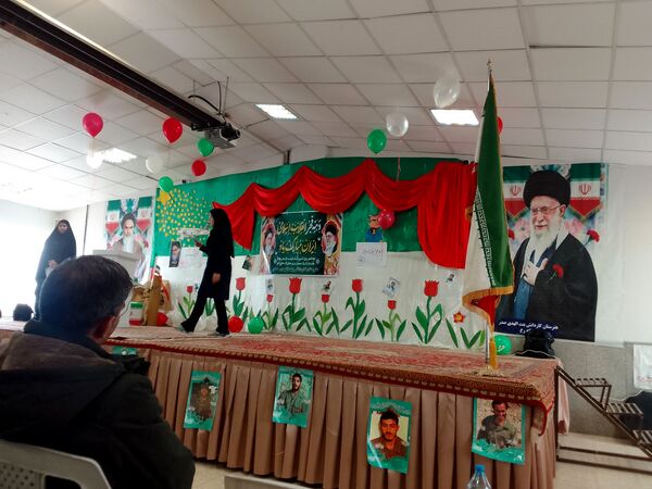 زنگ انقلاب در مدرسه بنت‌الهدی صدر با حضور مسئولین نواخته شد 