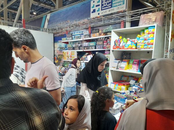 نمایشگاه بین‌المللی لوازم‌التحریر مشهد با استقبال دانش‌آموزان