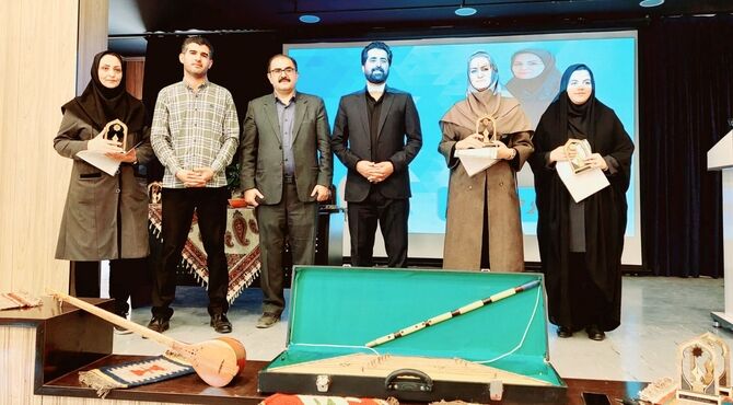 آیین تجلیل و تقدیر از استادان و داوران  مسابقات قرآن، عترت و فرهنگی هنری فردا 