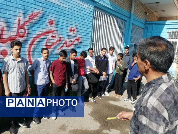 حضور دانش‌آموزان دبیرستان نمونه دانش در پژوهشسرا جابربن‌حیان