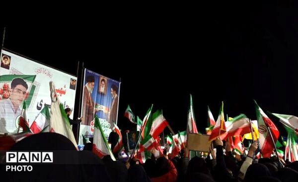 مردمی که هیچوقت میادین را خالی نمی کنند