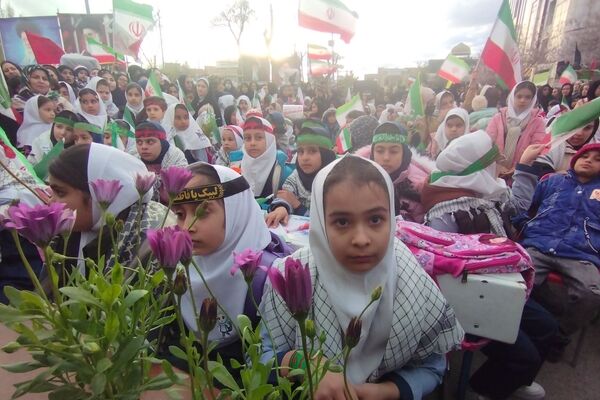 حضور مردم شهرستان شیروان در اربعین رهبر شهید و شهدای مدرسه میناب