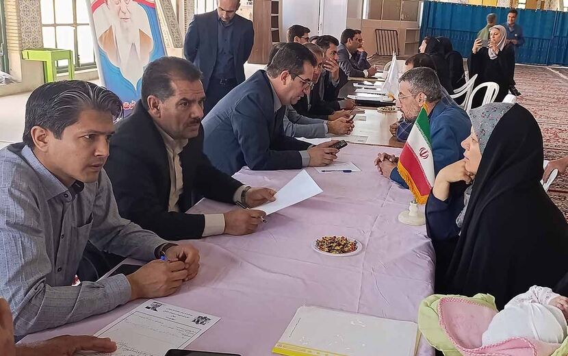 میز خدمت آموزش و پرورش خراسان شمالی در نماز جمعه؛ پاسخگویی مستقیم به مطالبات مردم
