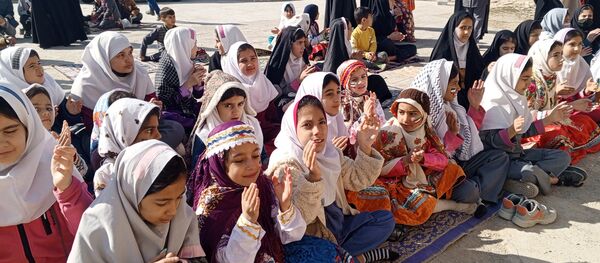 جشن دهه فجر در مدرسه شهید معتمدی