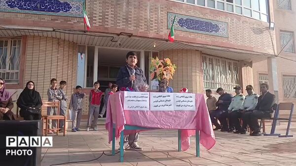 گرامیداشت هفته نیروی انتظامی در دبستان شهید مفتح
