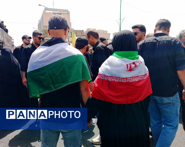 وداع تهرانی‌ها با پیکر مطهر شهدای حمله تروریستی رژیم صهیونیستی 