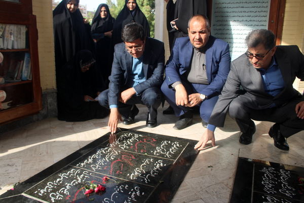 تجدید میثاق با شهدا در بوشهر