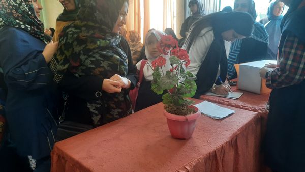 انتخابات اعضای انجمن اولیا و مربیان دبستان شهید رجبی۲ ناحیه ۶