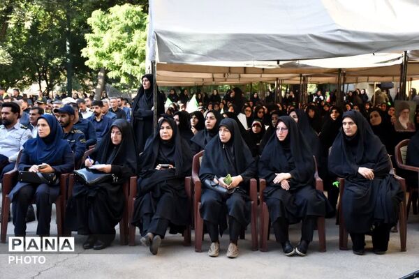 آیین بدرقه و وداع با رهبر شهید انقلاب
