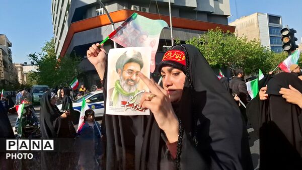 آینده‌سازان فردا، جان‌فدایان امروز