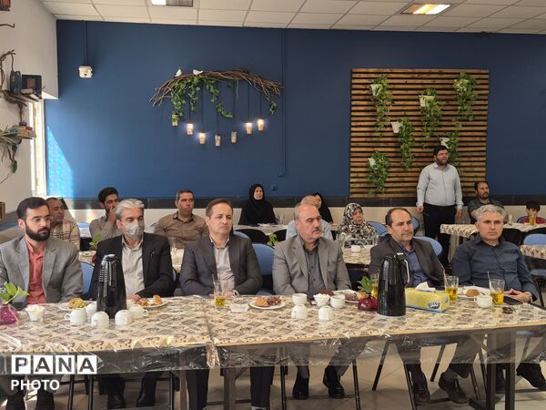 توزیع 3 هزار و 700 بسته نوشت‌افزار میان دانش‌آموزان نیازمند نیشابور
