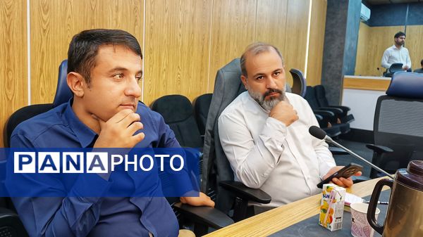 نشست خبری نماینده بویراحمد دنا و مارگون با خبرنگاران 