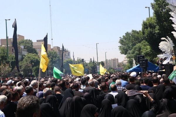 وداع با پیکر مطهر شهید حسین امیرعبدالهیان در شهرستان ری