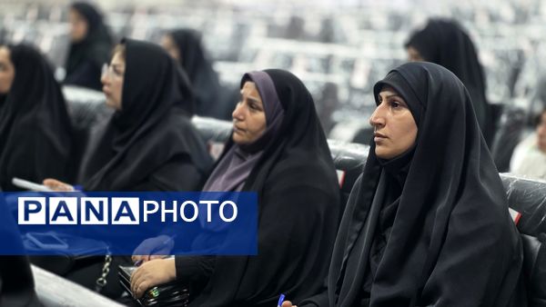 کارگاه مقاله‌نویسی آموزش‌دهندگان سوادآموزی در قائمشهر