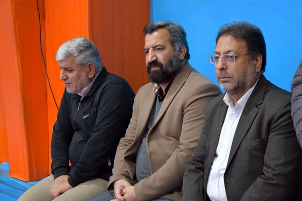 رونمایی از کف‌پوش نوین سالن هفده شهریور و آغاز مسابقات فوتسال ابتدایی منطقه۱۴