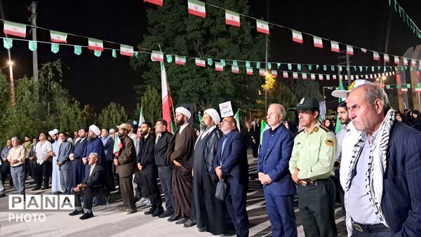 تجدید بیعت با رهبر انقلاب در شب هشتادو نهم