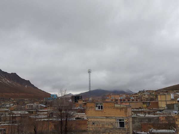 بارش زیبای باران با عطر و بوی بهار در شهرستان بن