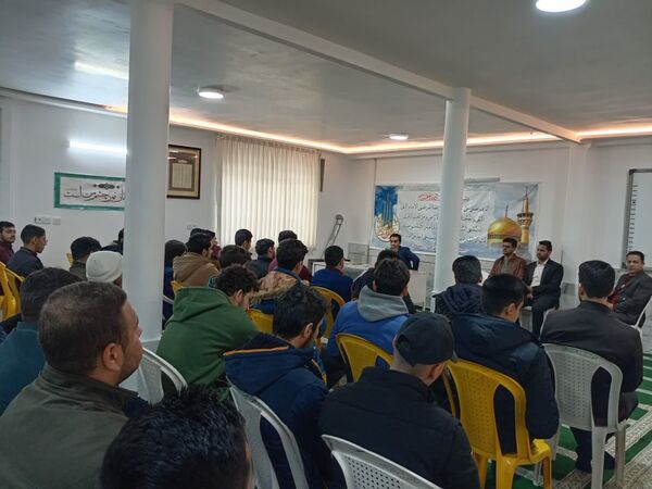 جلسه تجربه گردانی با قبول شدگان کنکور سراسری در دبیرستان نمونه آیت‌الله خامنه‌ای