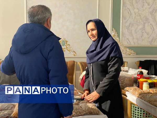 نمایشگاه صنایع دستی در کوهسرخ