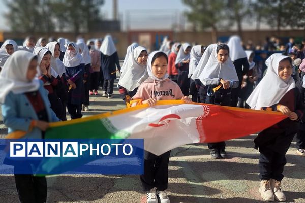 جشن پیروزی انقلاب اسلامی در مدارس منطقه کهریزک 