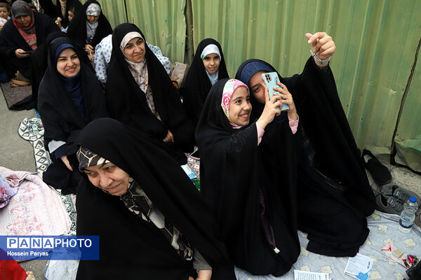 نماز عید سعید فطر در مصلی امام خمینی (ره)