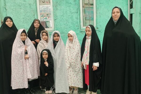 نماز جمعه فیروزکوه میزبان میزهای خدمت و ایستگاه سلامت
