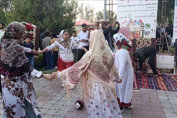 همایش «مهربان مهربان»