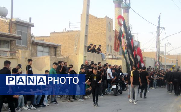 مراسم پیاده‌روی هیات سراسر شهر دولت آباد به سمت آستان مقدس سیدان الکریمان برخوار 