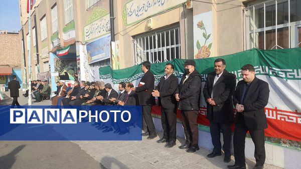 نواخته شدن زنگ انقلاب در مدارس شهرستان مرند