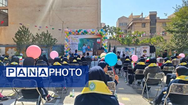 آیین متمرکز استانی جشن عاطفه‌ها‌ در دبیرستان فرزانگان یک ناحیه یک کرج 