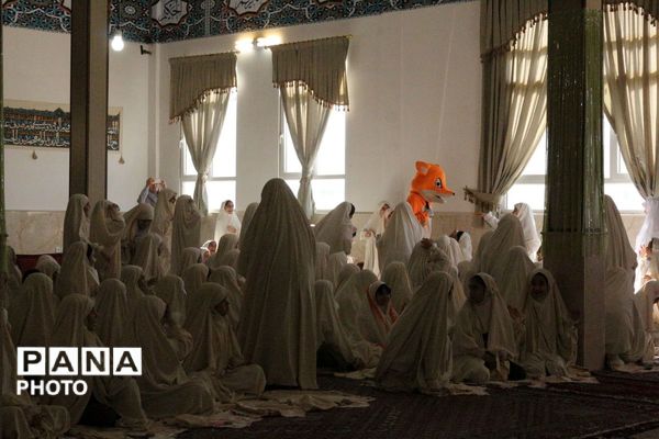 آغاز مسیر بندگی؛ جشن تکلیف دانش‌آموزان دختر فیروزکوهی