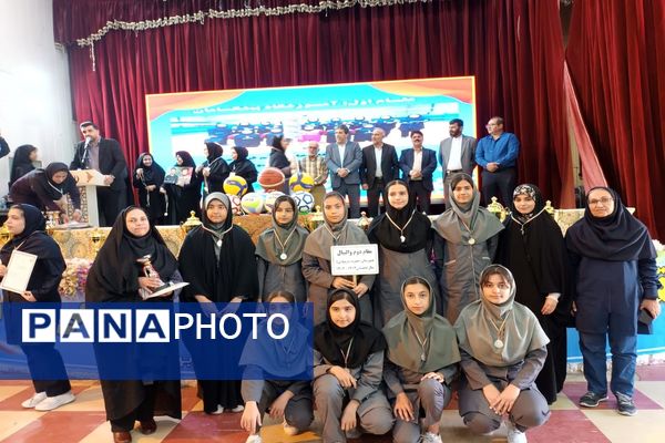 تجلیل از ۵۰۰ دانش‌آموز دختر و پسر مقام‌آور مسابقات ورزش دانش‌آموزی بهبهان