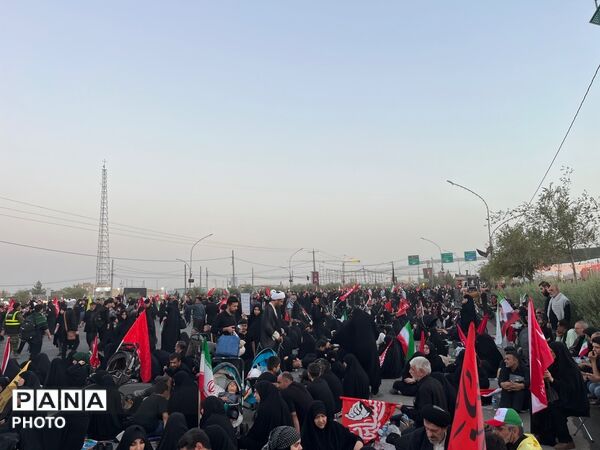  حضور پرشور مردم در وداع و تشییع رهبر انقلاب 