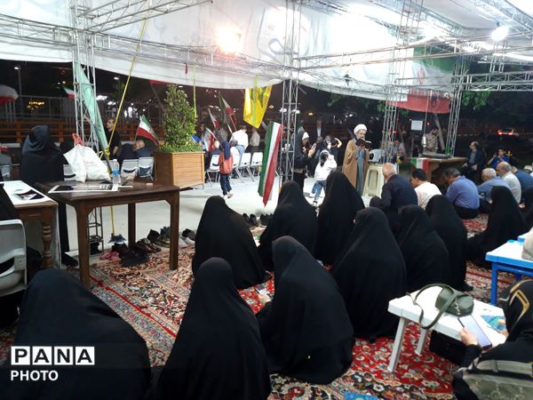 اقامه نماز استغاثه به امام زمان (عج) در موکب حماسه مقاومت دانش آموز 