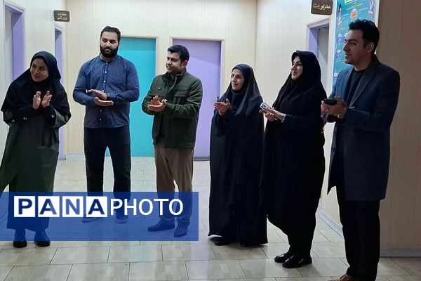 بازدید کارشناس پژوهش ناحیه دو شهرری از نمایشگاه پژوهش دبستان قلنبر