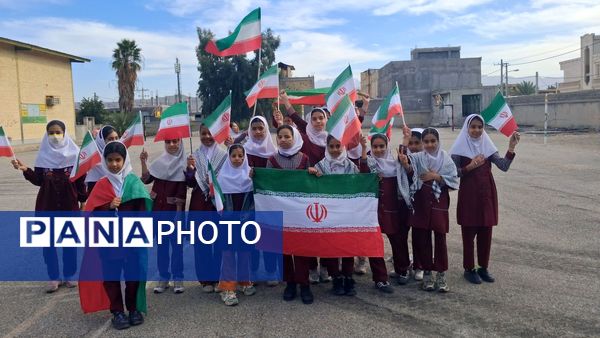 جشن باشکوه دهه فجر و پاسداشت پرچم جمهوری اسلامی در دبستان استقلال حاجی‌آباد