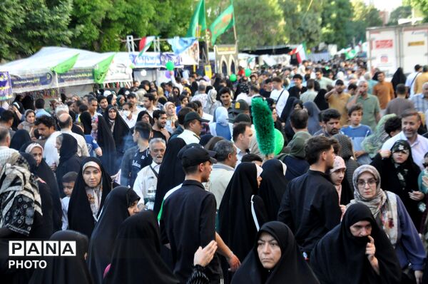 برگزاری باشکوه «مهمانی کیلومتری غدیر» در کرمانشاه با مشارکت گسترده مردم و دانش‌آموزان